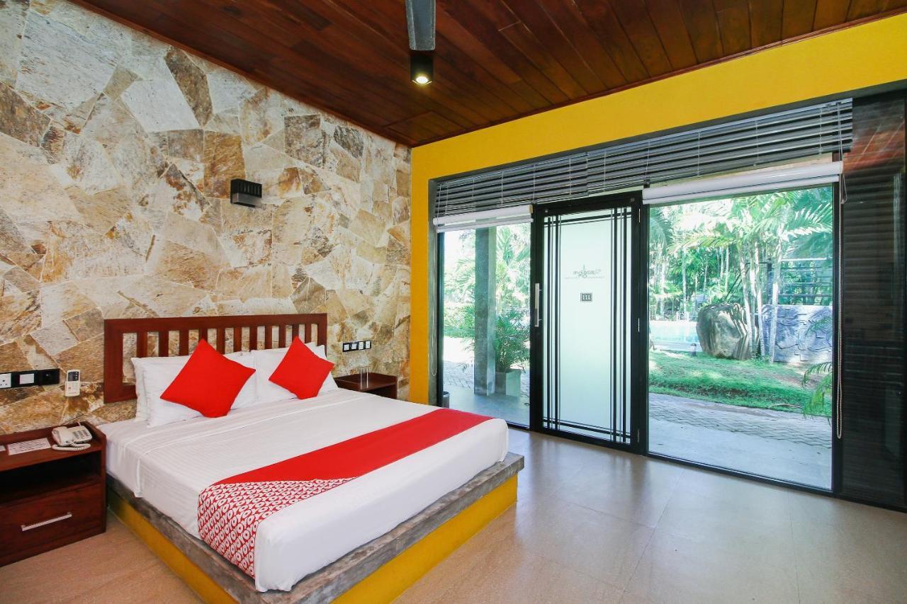 Oyo 471 Randiya Hotel Моратува Экстерьер фото