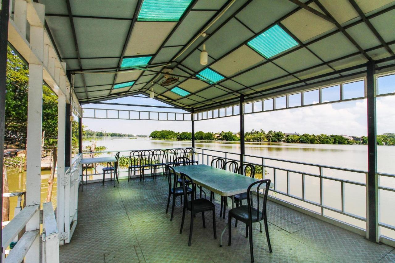 Oyo 471 Randiya Hotel Моратува Экстерьер фото