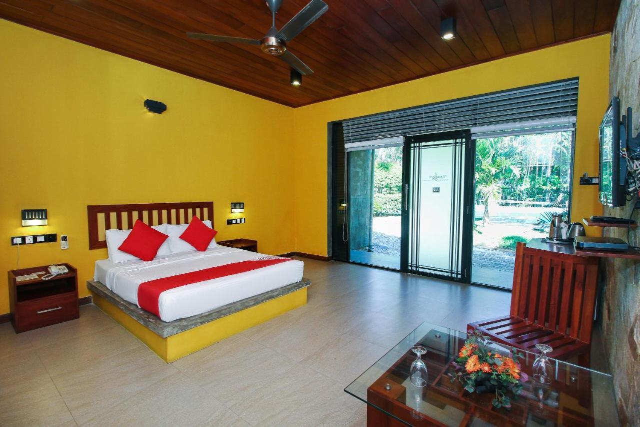 Oyo 471 Randiya Hotel Моратува Экстерьер фото