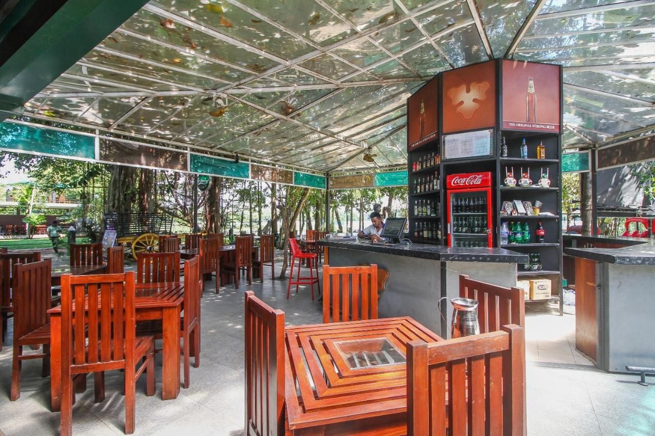 Oyo 471 Randiya Hotel Моратува Экстерьер фото