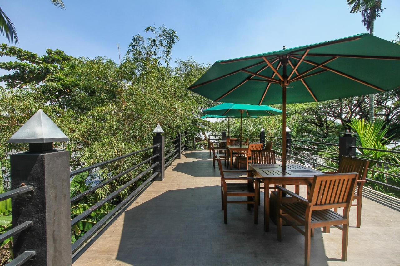 Oyo 471 Randiya Hotel Моратува Экстерьер фото