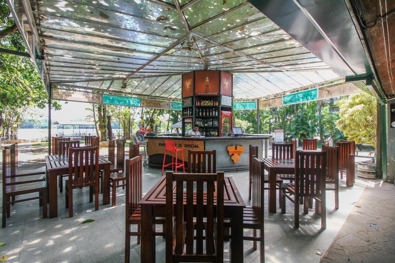 Oyo 471 Randiya Hotel Моратува Экстерьер фото